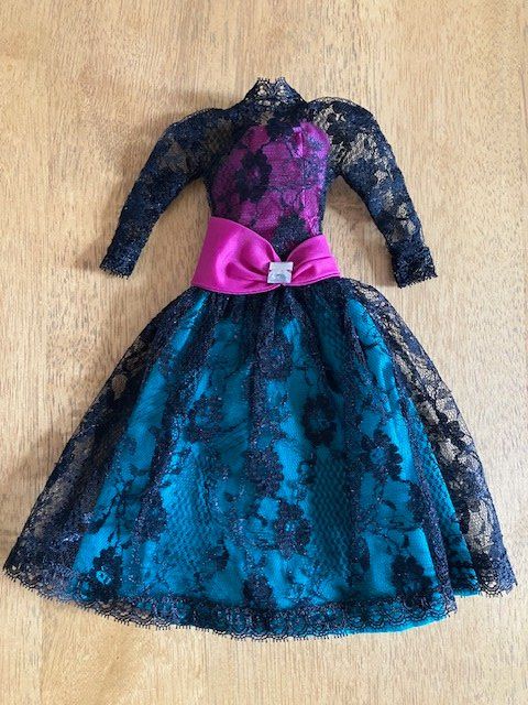 1994 Barbie Haute Couture-European 12168 Asst. 12169 (As shown