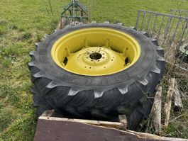 Traktorreifen Taurus 13.6 R36 mit Felge W12x36