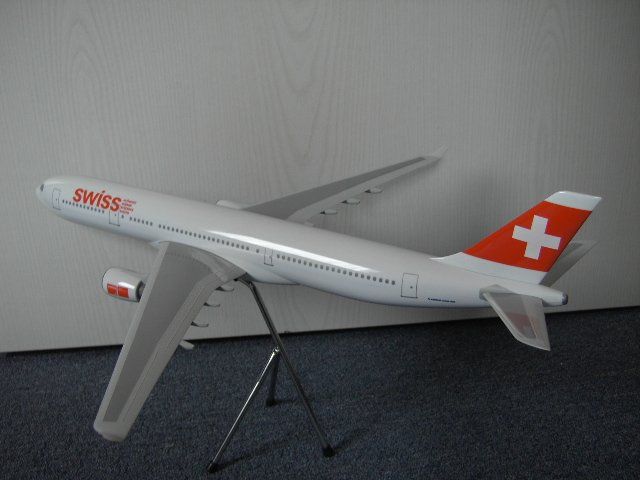 Swiss Modellbausätze & Standmodelle: Airbus Swiss A330-200  1:120 – Neu und originalverpackt aus Neuhausen a/Rhf von phantong