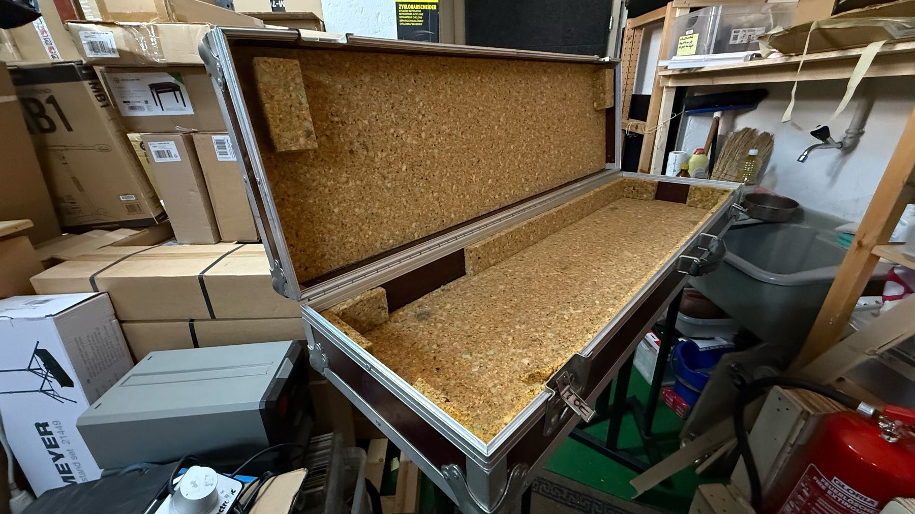 Valigie: Synthesizer/E-Piano Flightcase mit Alu-Kanten und Ecken – Usato da Zürich venduto da Hsaurer 1