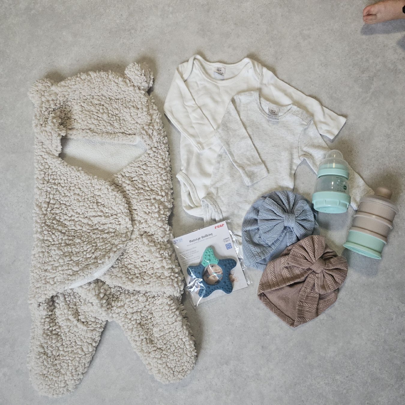 Lotti & Set di vestiti: Lot d'accessoires pour Bébé – Usato da Sornetan venduto da T.a333