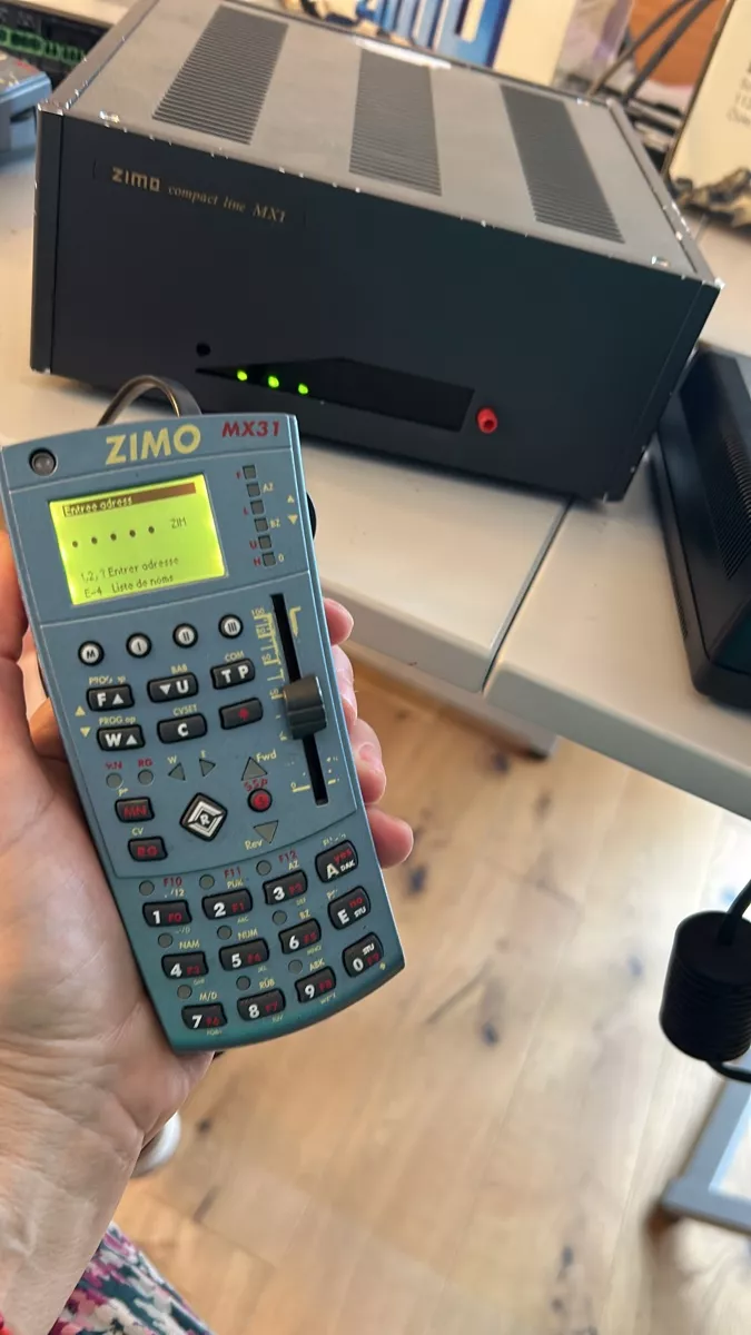 Modellini di ferrovie: ZIMO coffret MX1+MX31 – Usato da Veytaux venduto da ccristina 3