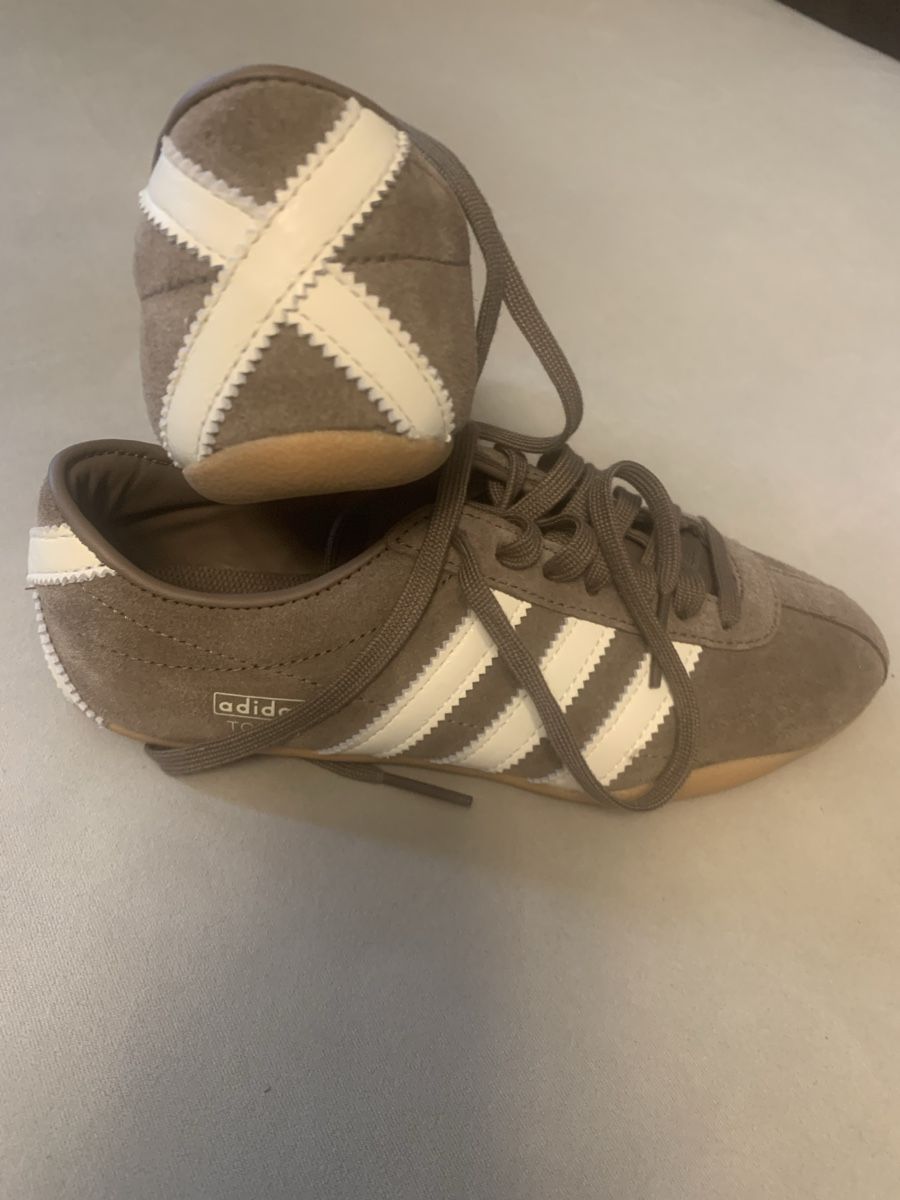 Adidas Chaussures femmes: Adidas Turnschuhe  – D'occasion à Bergdietikon par zor_856j 3
