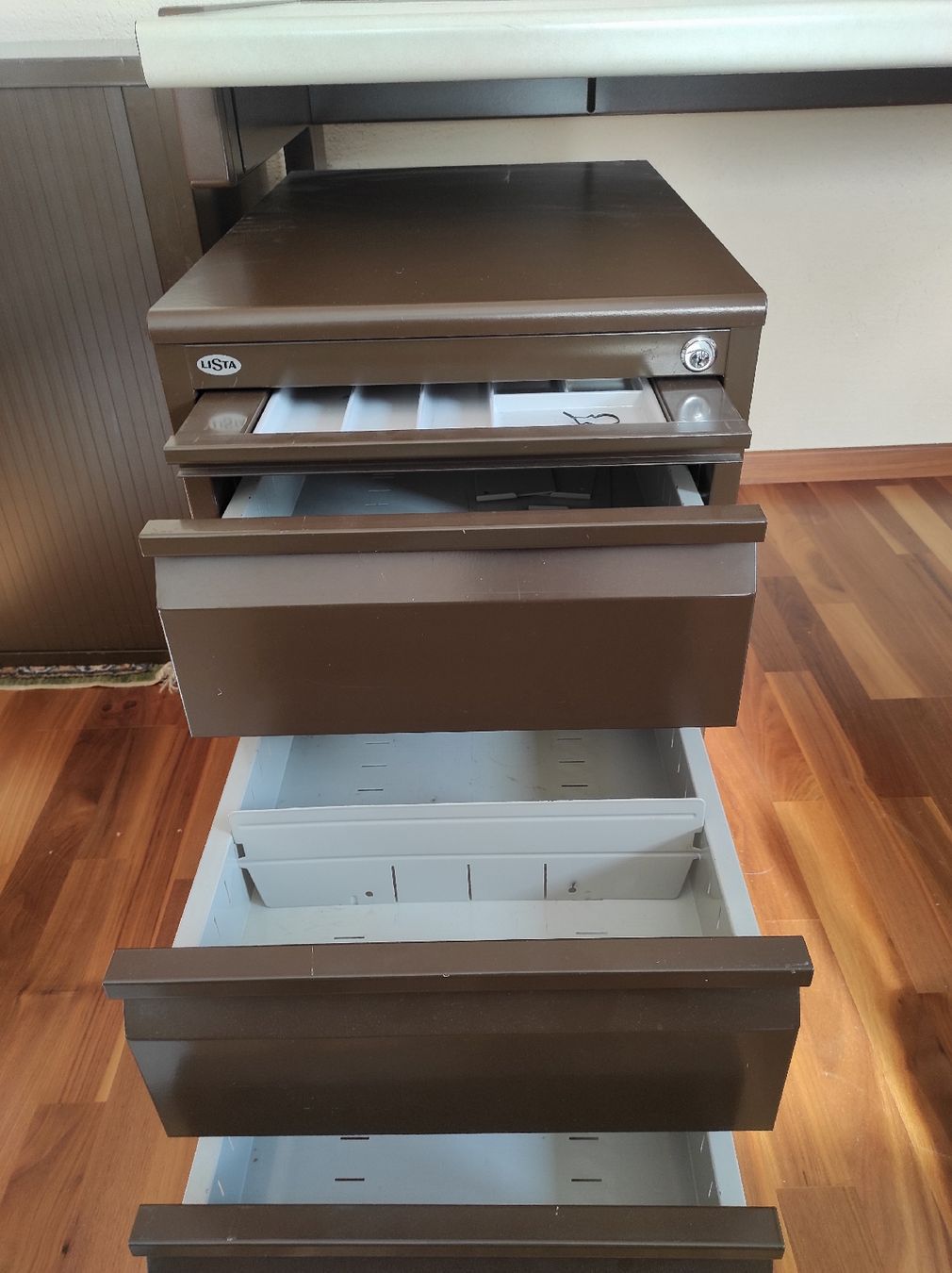 Lista Armadi: Schubladenblock LISTA braun gebraucht – Usato da Bottighofen venduto da Thinnin 2