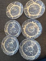 Japan Blue & White Untertassen mit verschiedenen Motiven