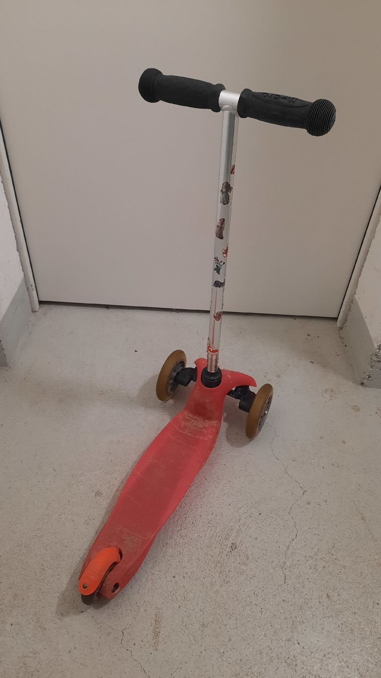 Micro Kickboard: Mini Micro Scooter pink – Usato da Bülach venduto da Marc8180 1