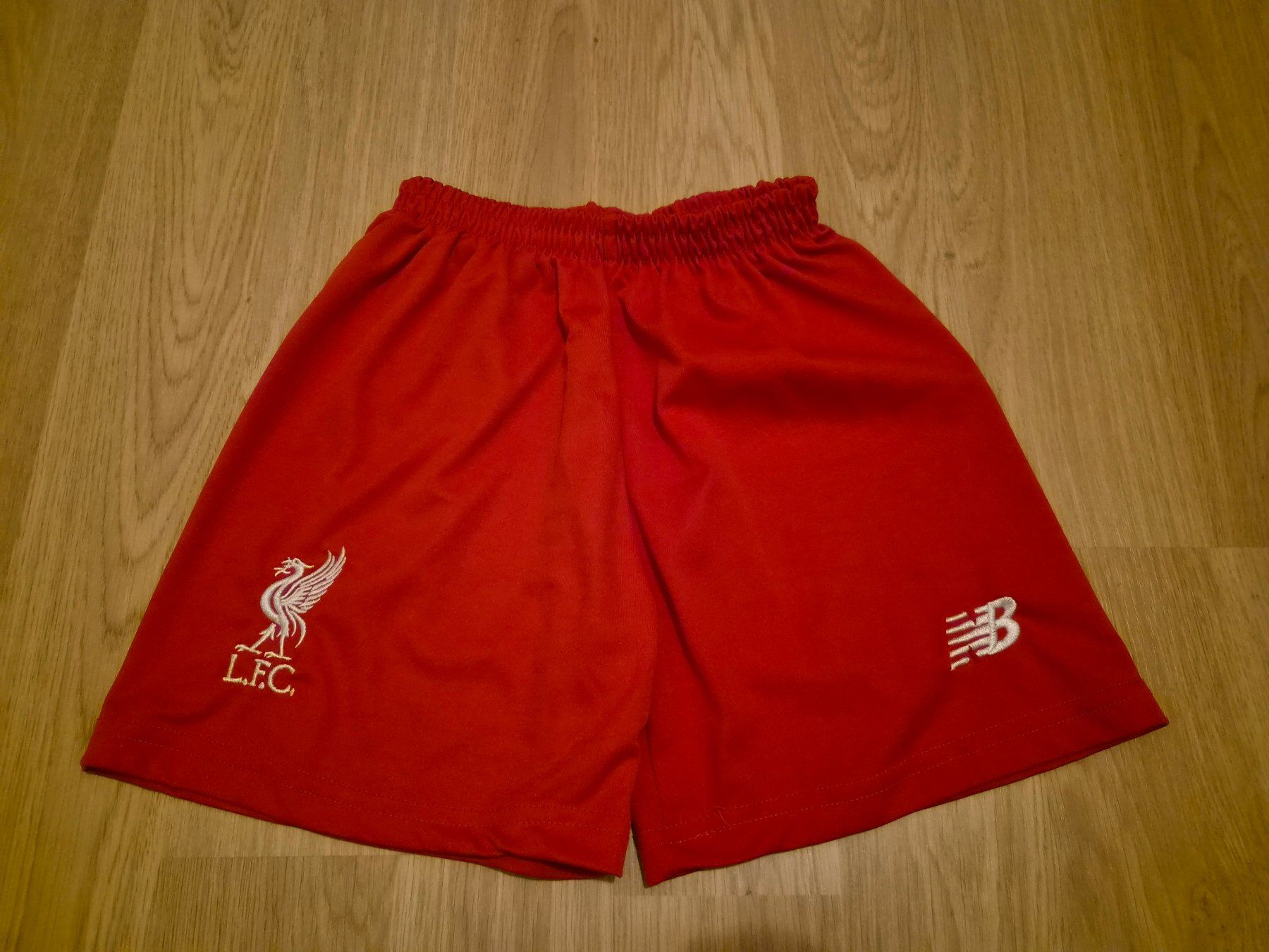 Pantaloni: Shorts L.F.C. Liverpool 128 – Usato da Giswil venduto da monimaus08