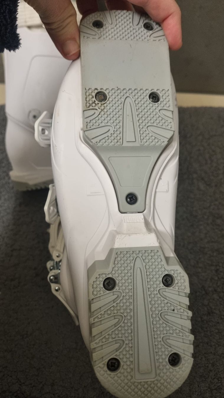 Head Scarpe da donna: Head Ski Boots – Usato da Winterthur venduto da dylansean98 1