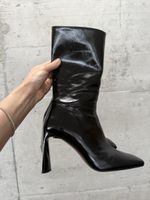 Sleek Black Leather Heeled Boots - Size 39 - Chic Style!