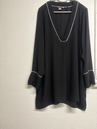 Schwarze H&M Bluse mit weissen Details, Grösse 48, Top!