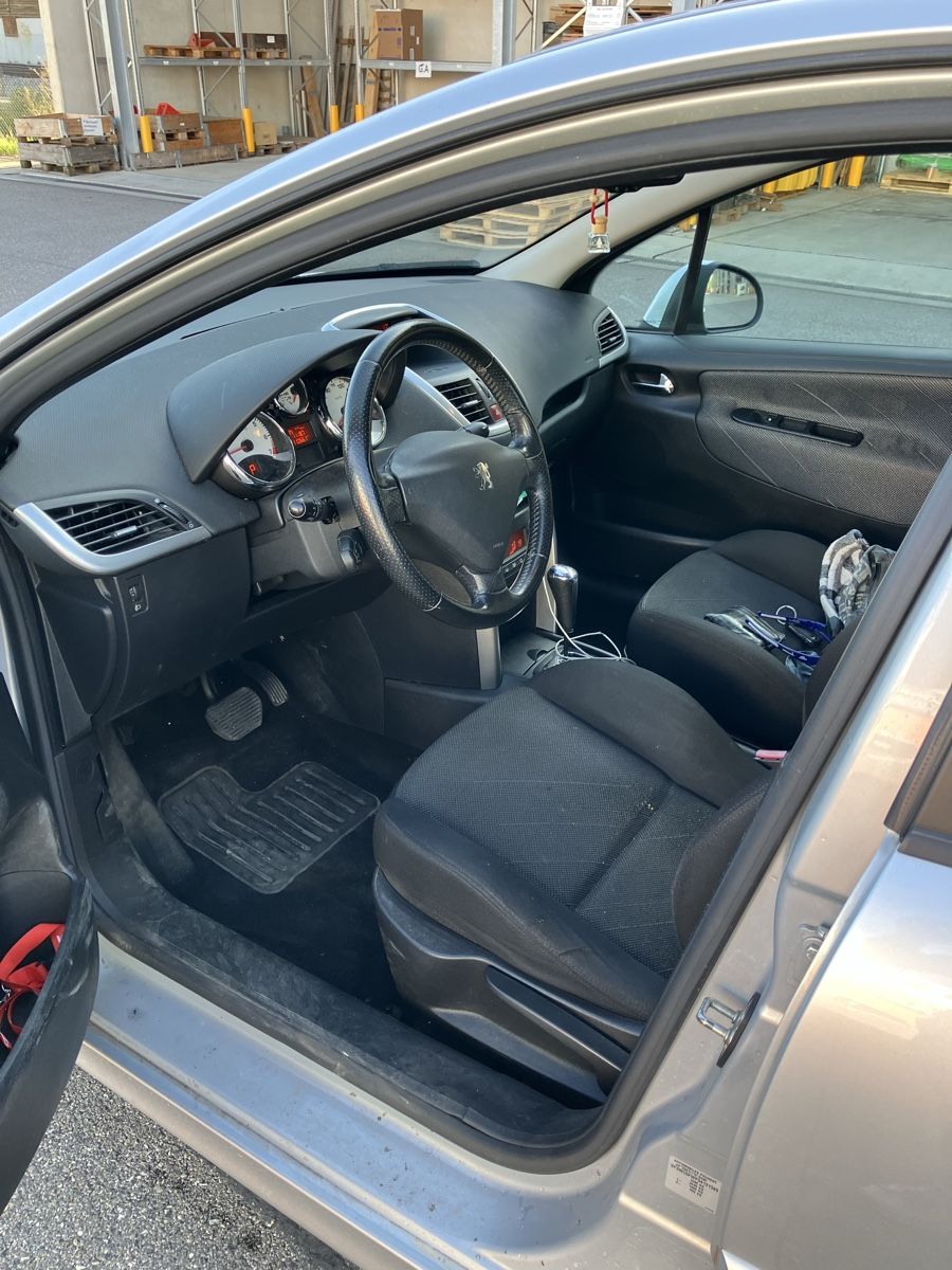 Peugeot Automobili: Peugeot 207 – Usato da Unterseen venduto da krampo 3