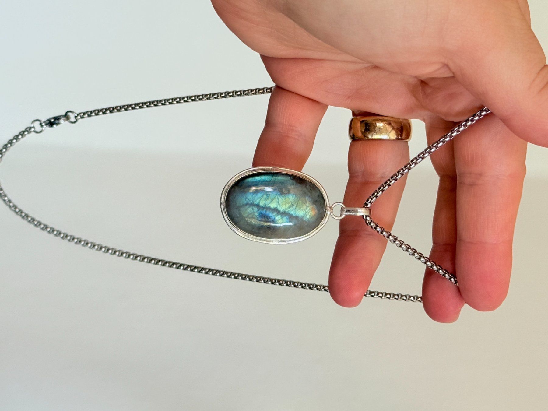 Ketten: Collier vintage avec pendentif pierre Labradorite – Neu und originalverpackt aus Genève von AWWA 6