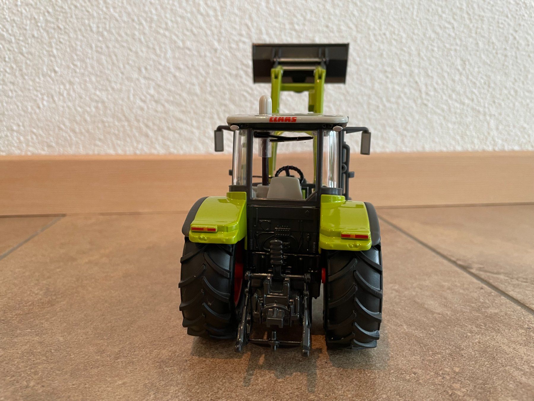 Claas Trattori: SIKU Claas Ares 697 ATZ mit Frontlader – Nuovo e nell'imballaggio originale da Kreuzlingen venduto da Stefan1150 3