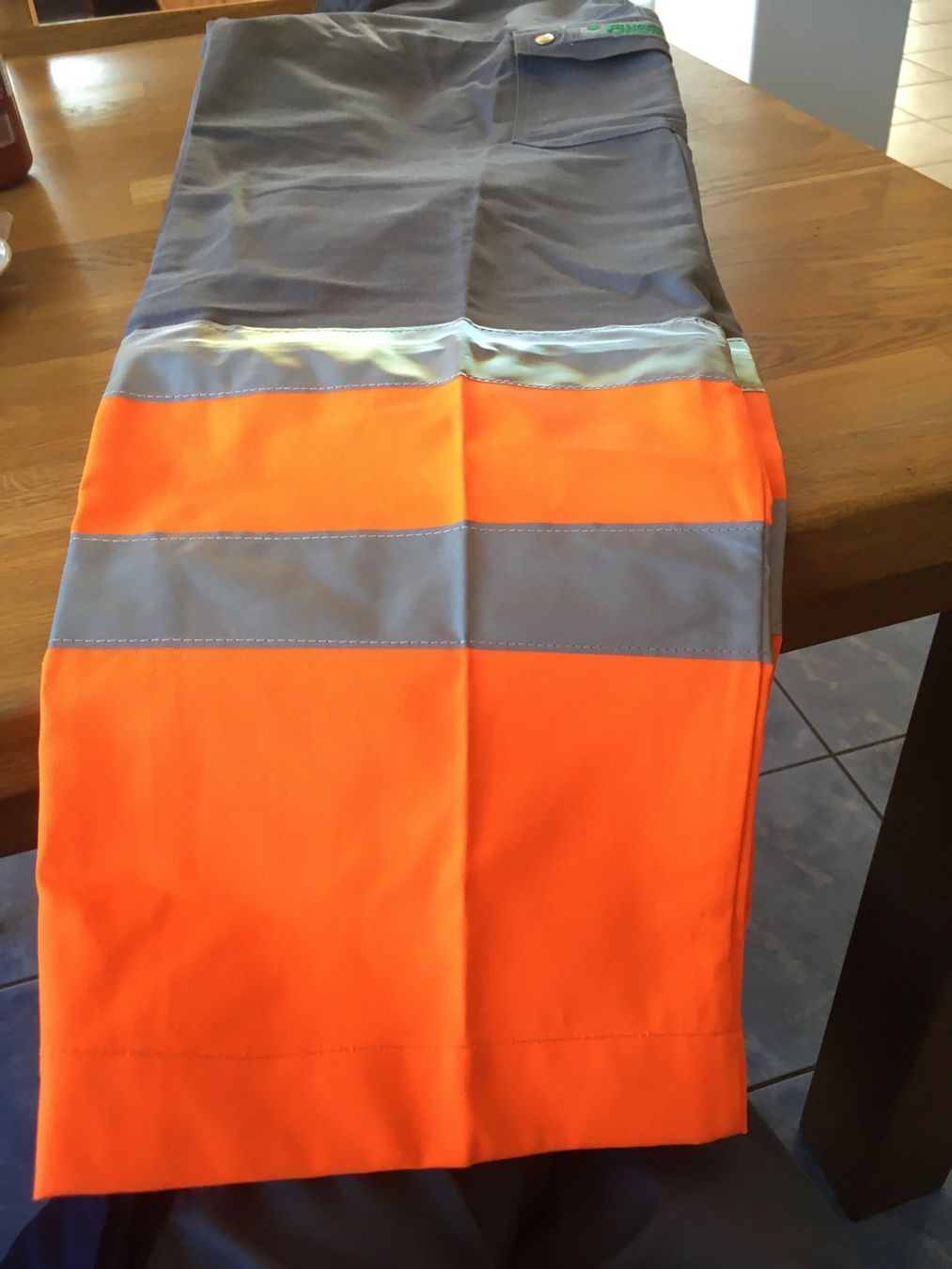 Pantaloni: Arbeitskleidung Hose lang Gr.52 – Usato da Bettwiesen venduto da Zustand57 2