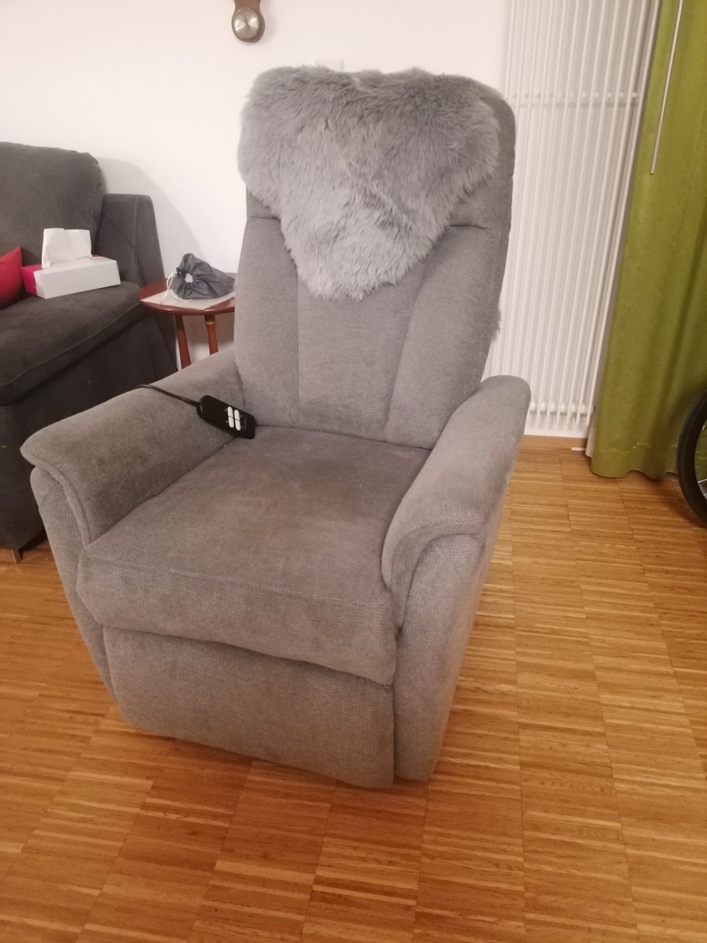 Conforama Poltrone: Relaxsessel mit Aufstehfunktion – Usato da Gossau ZH venduto da rusoft 1