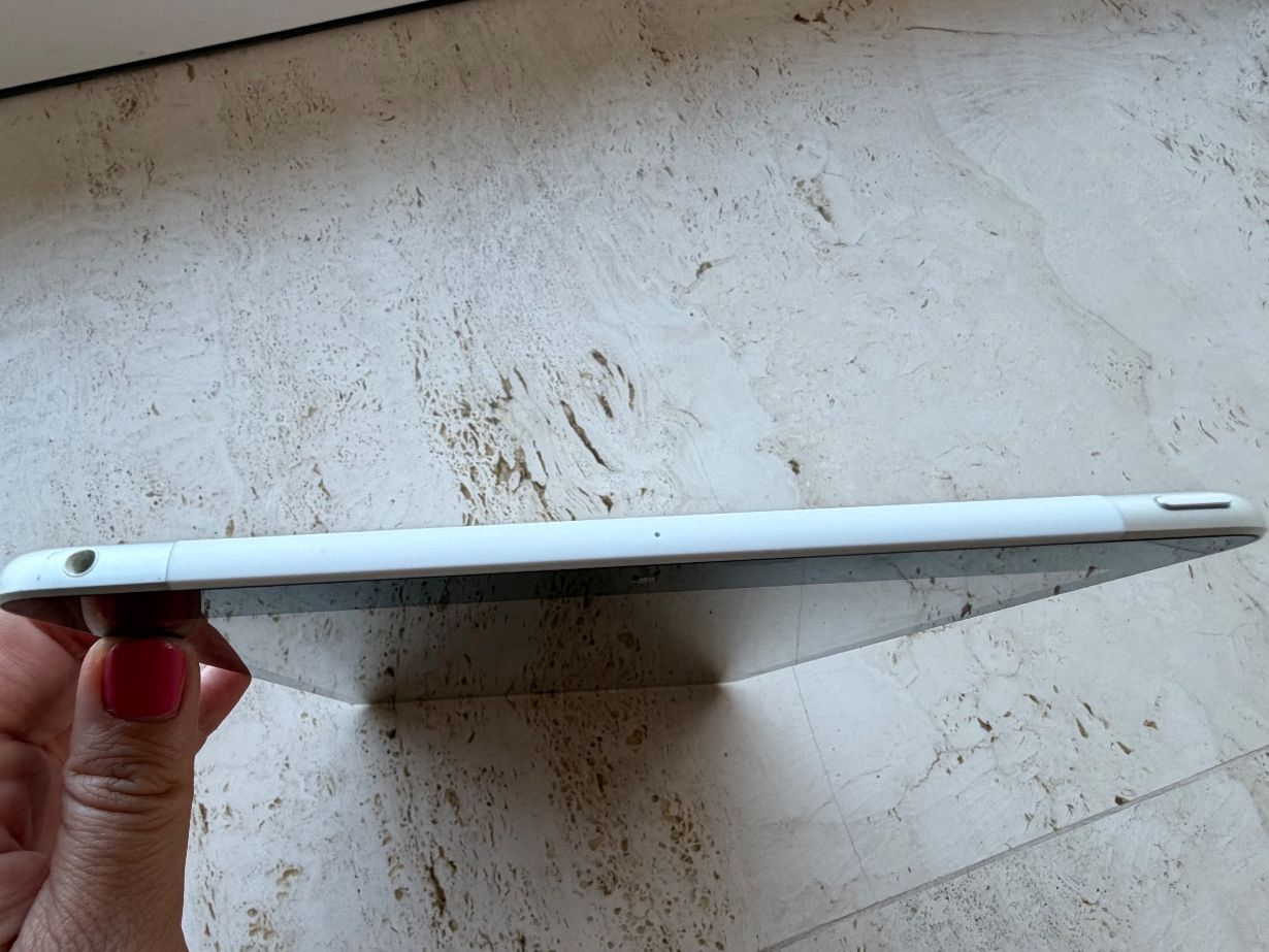 Apple Tablet PC: iPad 9. Generation 64GB WiFi + Cellular Modell A2604 – Usato da Scherzingen venduto da oli_9rjp 7
