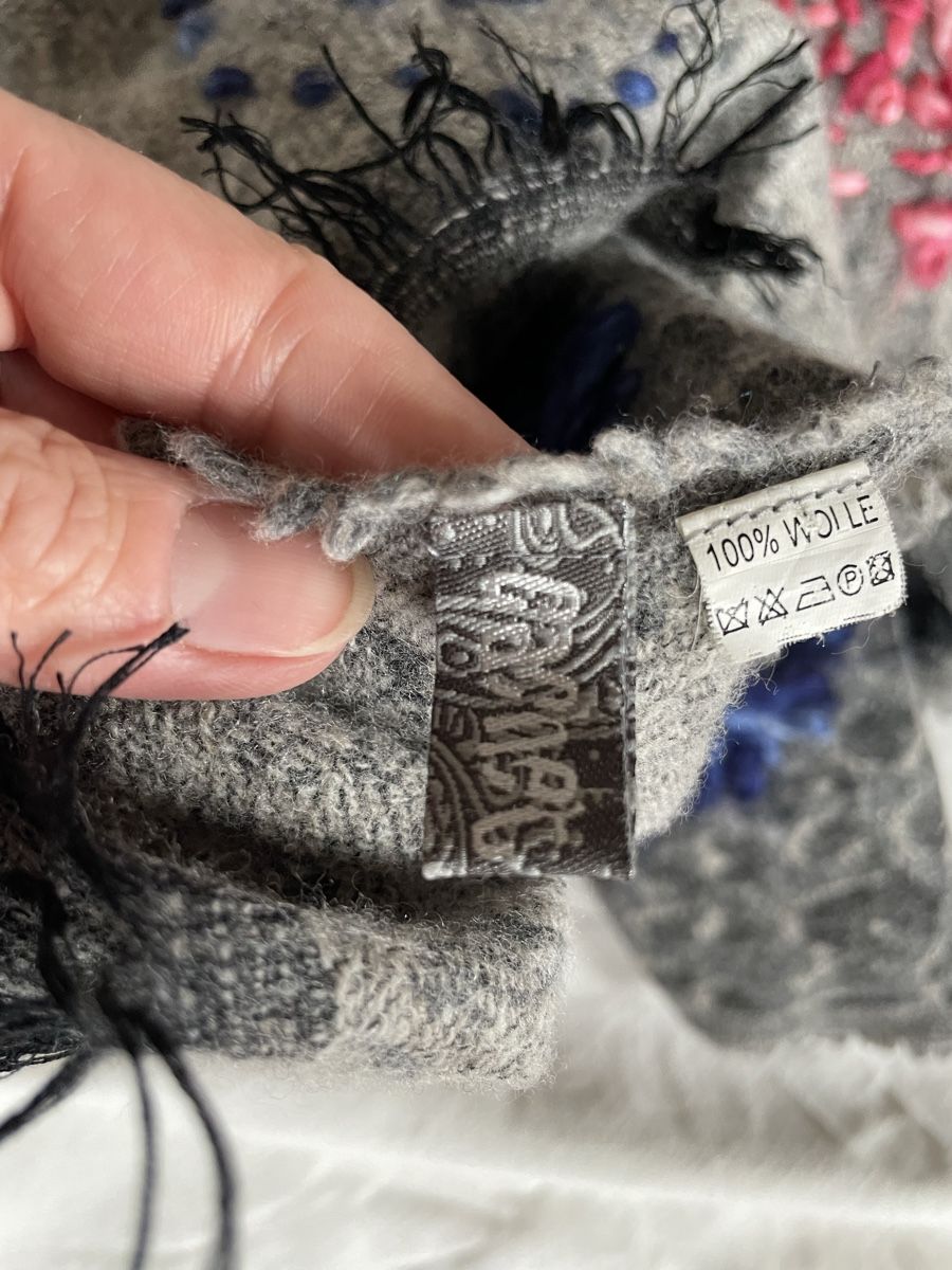 Foulard & Sciarpe: Schal aus 100 % Wolle CACHET – Usato da Biel/Bienne venduto da ilariareda 1