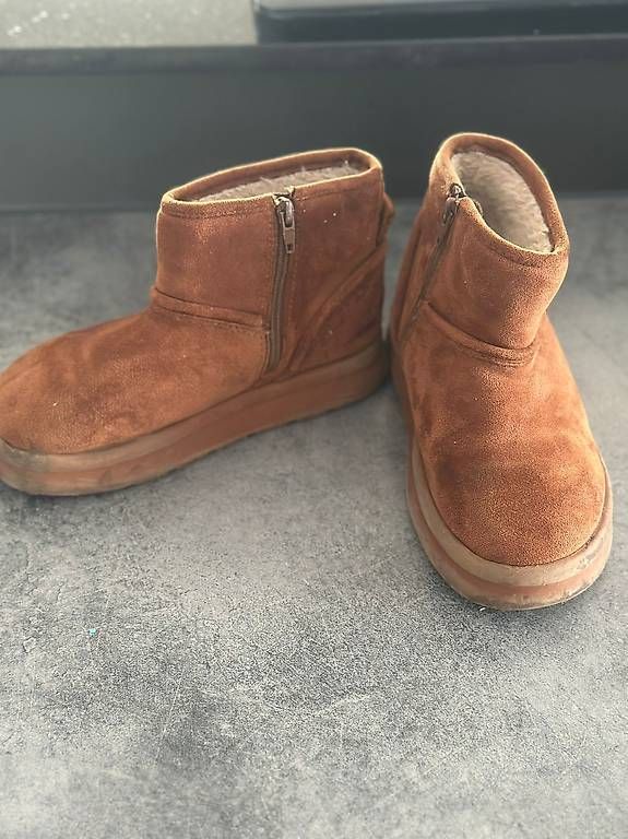 Schuhe für Mädchen: Stiefel nr 30 – Gebraucht aus Grosshöchstetten von Qenko 1