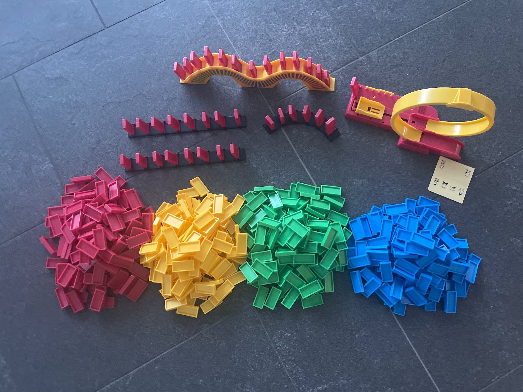 Goliath Giochi: Domino Express Sets 500 Pack und Amazing Looping Set – Usato da Dürrenäsch venduto da sil_x298 1