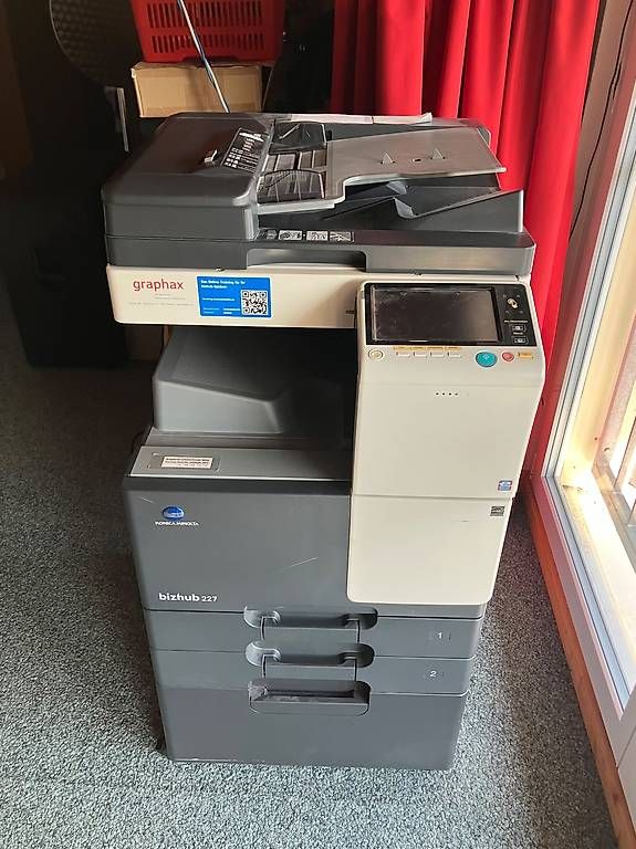 Konica Photocopieuses: Laserdrucker A3 sw – D'occasion à Turbenthal par dav_9x6q