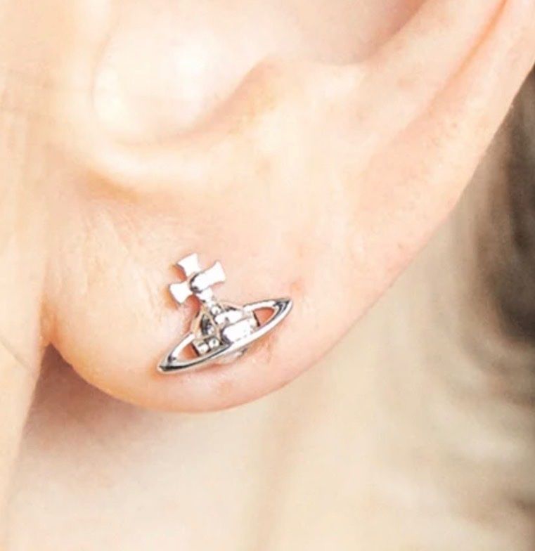 Orecchini pendenti & Orecchini a lobo: VIVIENNE WESTWOOD LORELEI SINGLE STUD - EINZELNER OHRING – Nuovo e nell'imballaggio originale da Oberaach venduto da Dandy2021 3