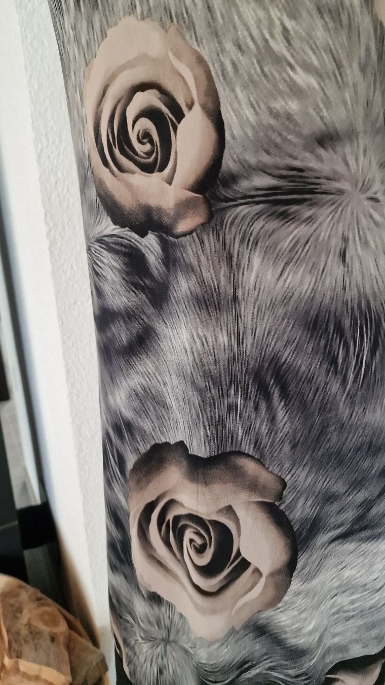 Vestiti: Schönes Neckholder-Kleid mit Rosen – Usato da Wil  AG venduto da Kfloh 1