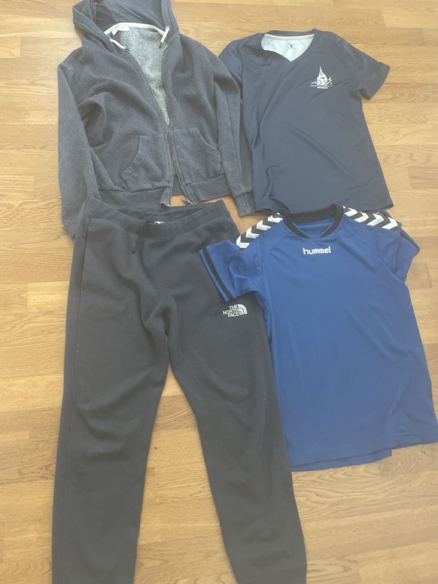 Ensembles coordonnés: Trainer Set Junge Gr.152 blau – D'occasion à Baar par Vili7