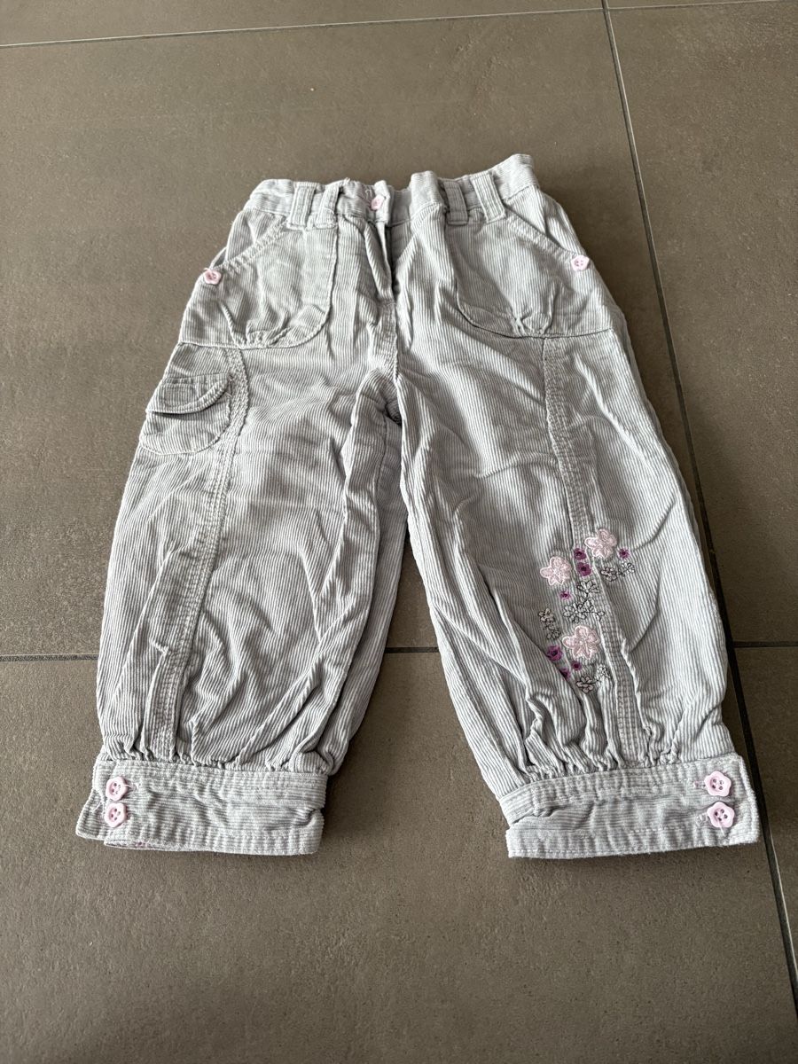 Pantaloni: Hose Mädchen Gr. 98 – Usato da Magden venduto da YesGug97