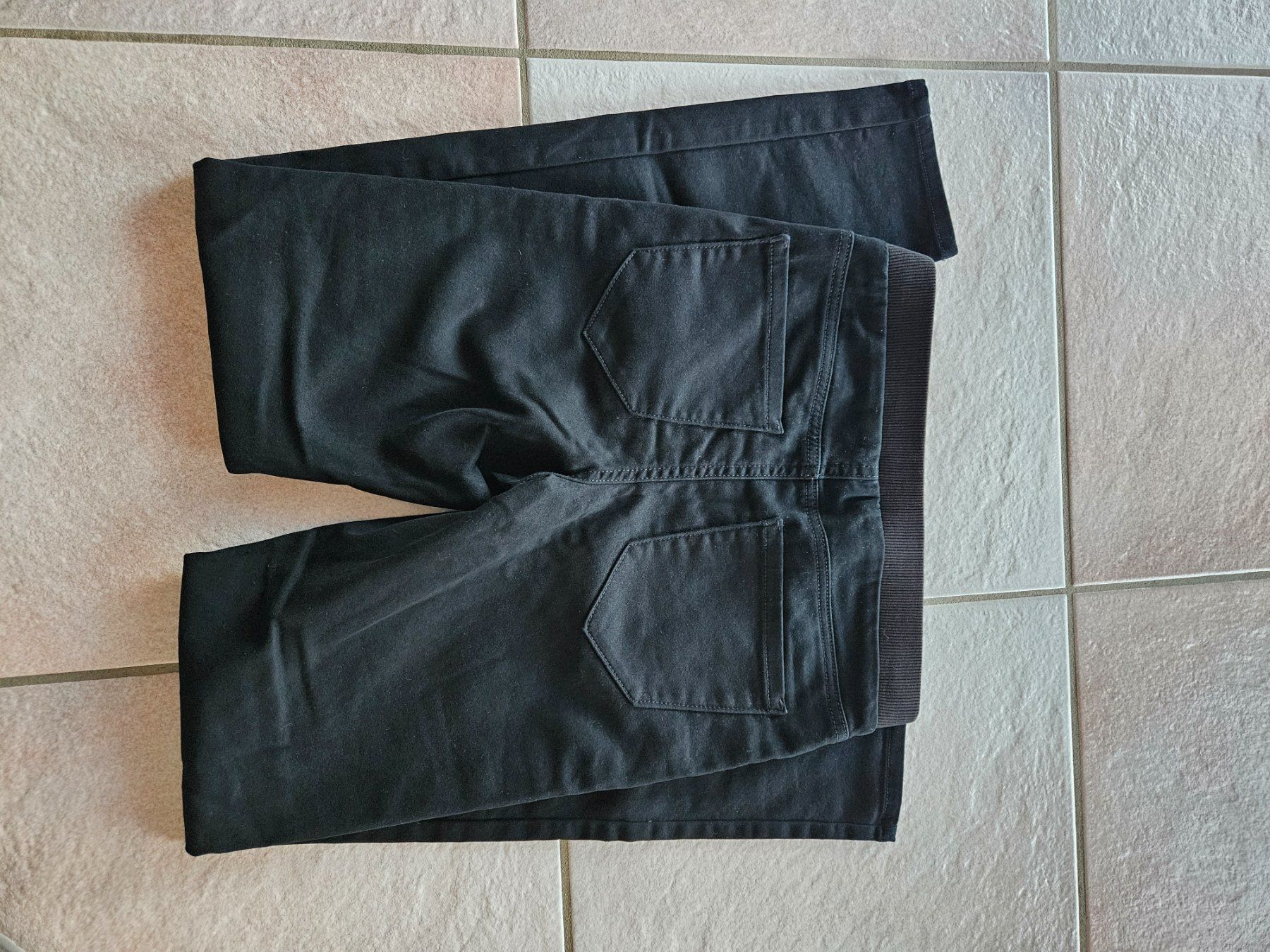 Pantaloni: Pantalon noir t.38 – Usato da Vétroz venduto da sas_yln5 1