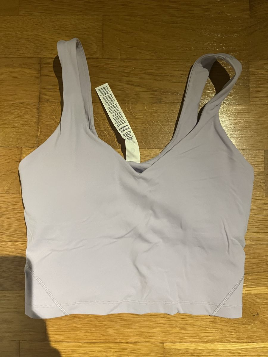 Lululemon Top: lululemon Top – Nuovo (secondo la descrizione) da Ennenda venduto da mir_bx27
