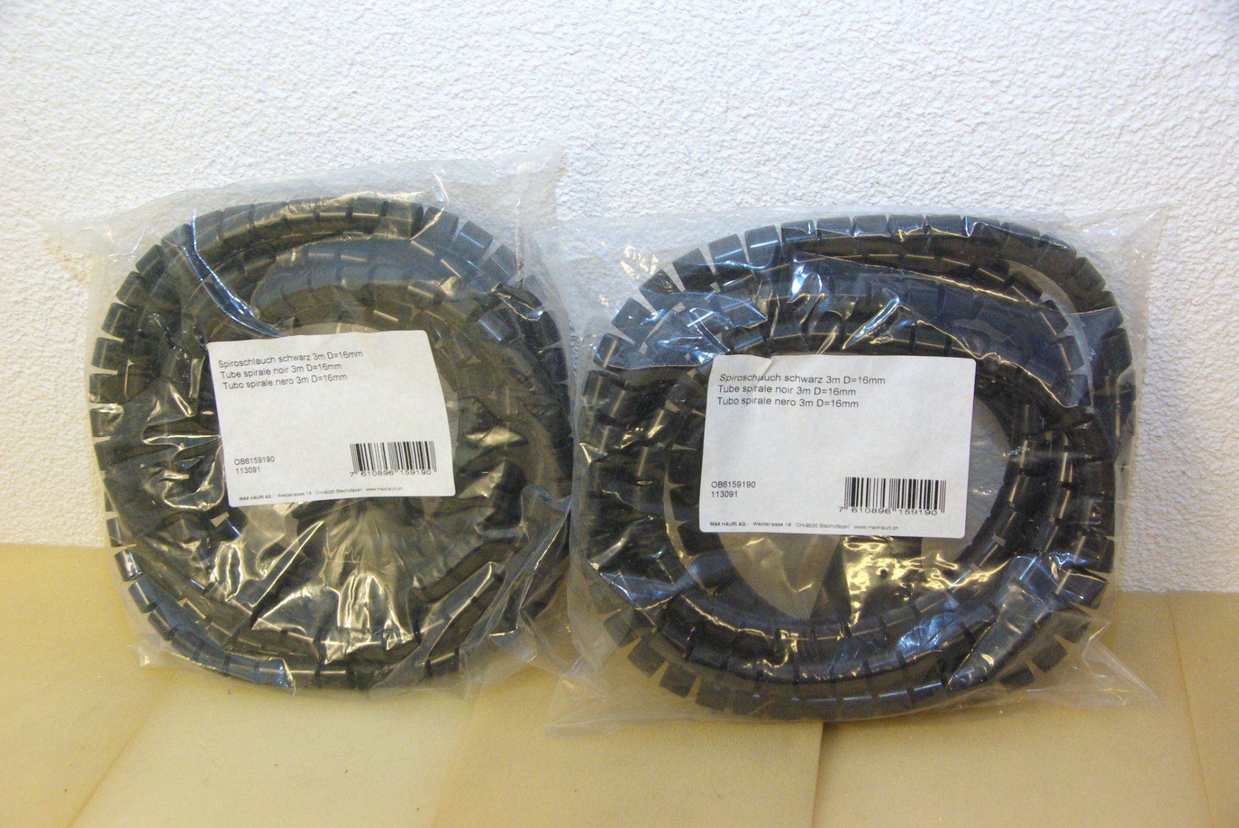 Tubi & Tubi flessibili: 2x Spiroschlauch schwarz, D= 16mm – Nuovo e nell'imballaggio originale da Herisau venduto da Cevianer1844