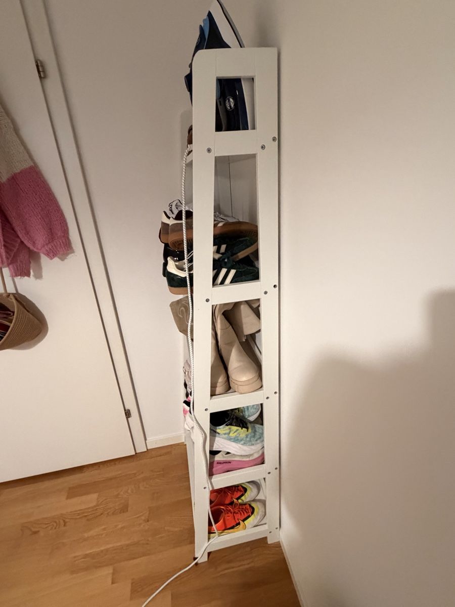 Scaffali: Schuhregal weiss 5 Ablageflächen  – Usato da Bühler venduto da kammera2002 2