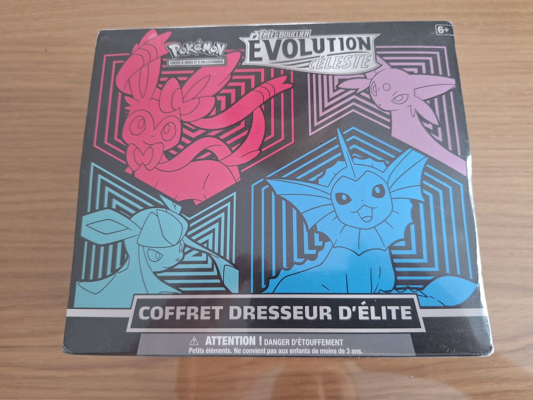 Giochi: Coffret Dresseur d'Élite FR Pokémon Évolution céleste neuf. – Nuovo e nell'imballaggio originale da Les Brenets venduto da Albertlevertt