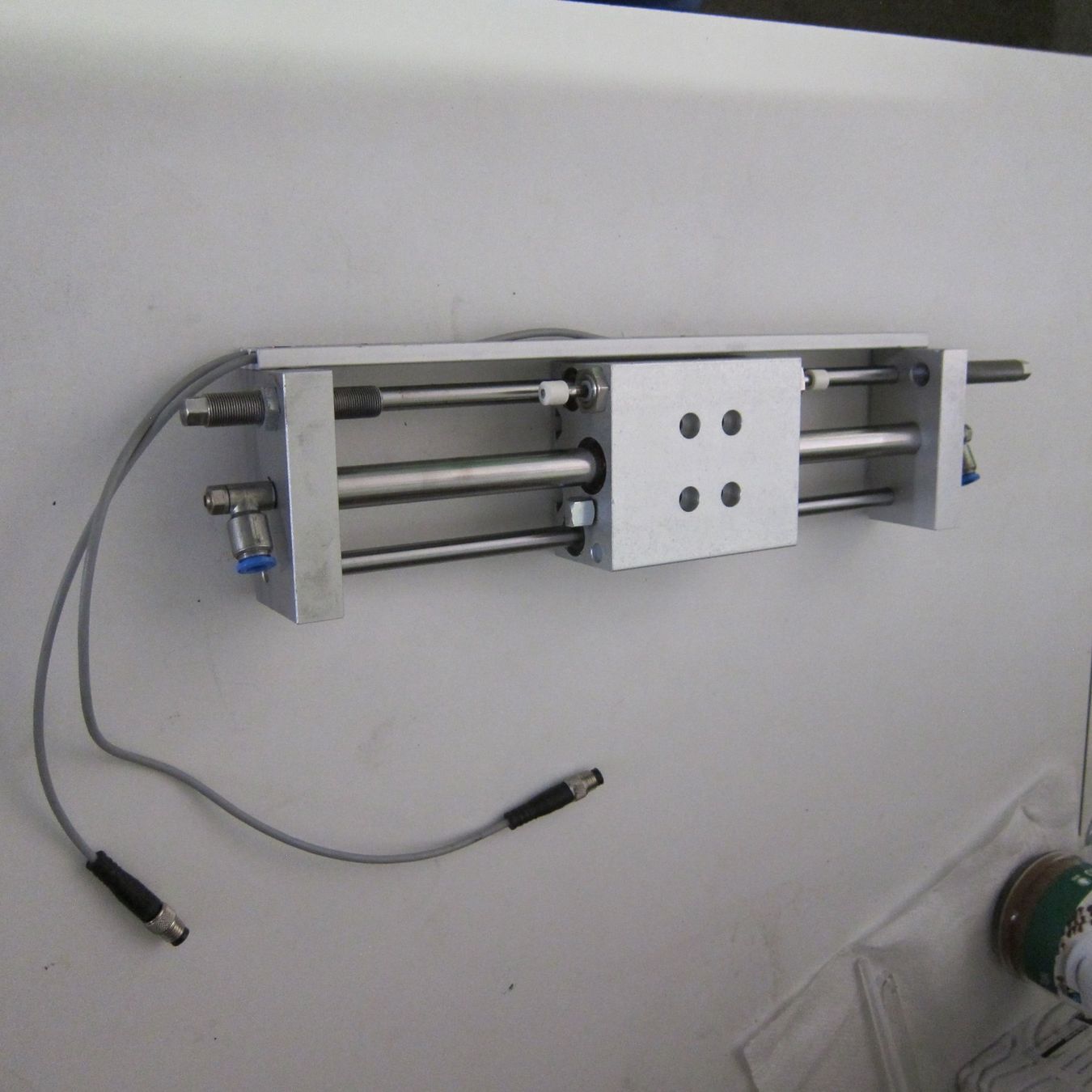 Festo Altro per industria metallurgica: Linearantrieb SLM-12-150-KF-A-G-CV-CH-E, Festo – Usato da Thun venduto da Estell 1