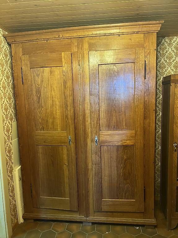 Armadi:  Belle armoire vaudoise – Usato da Epalinges venduto da jpe_2twg
