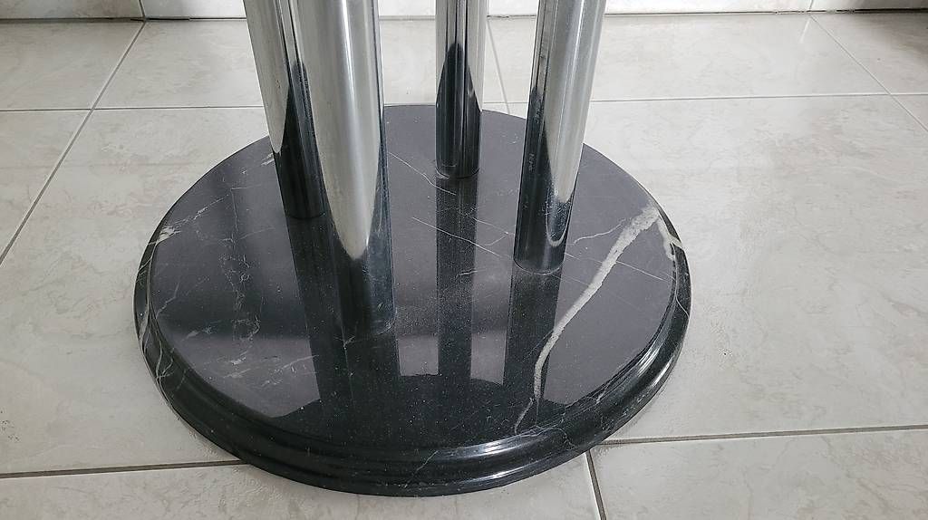 Tavoli: Marmortisch rund mit Chromgestell / Tisch rund – Usato da Zofingen venduto da Loop_ReSale 3