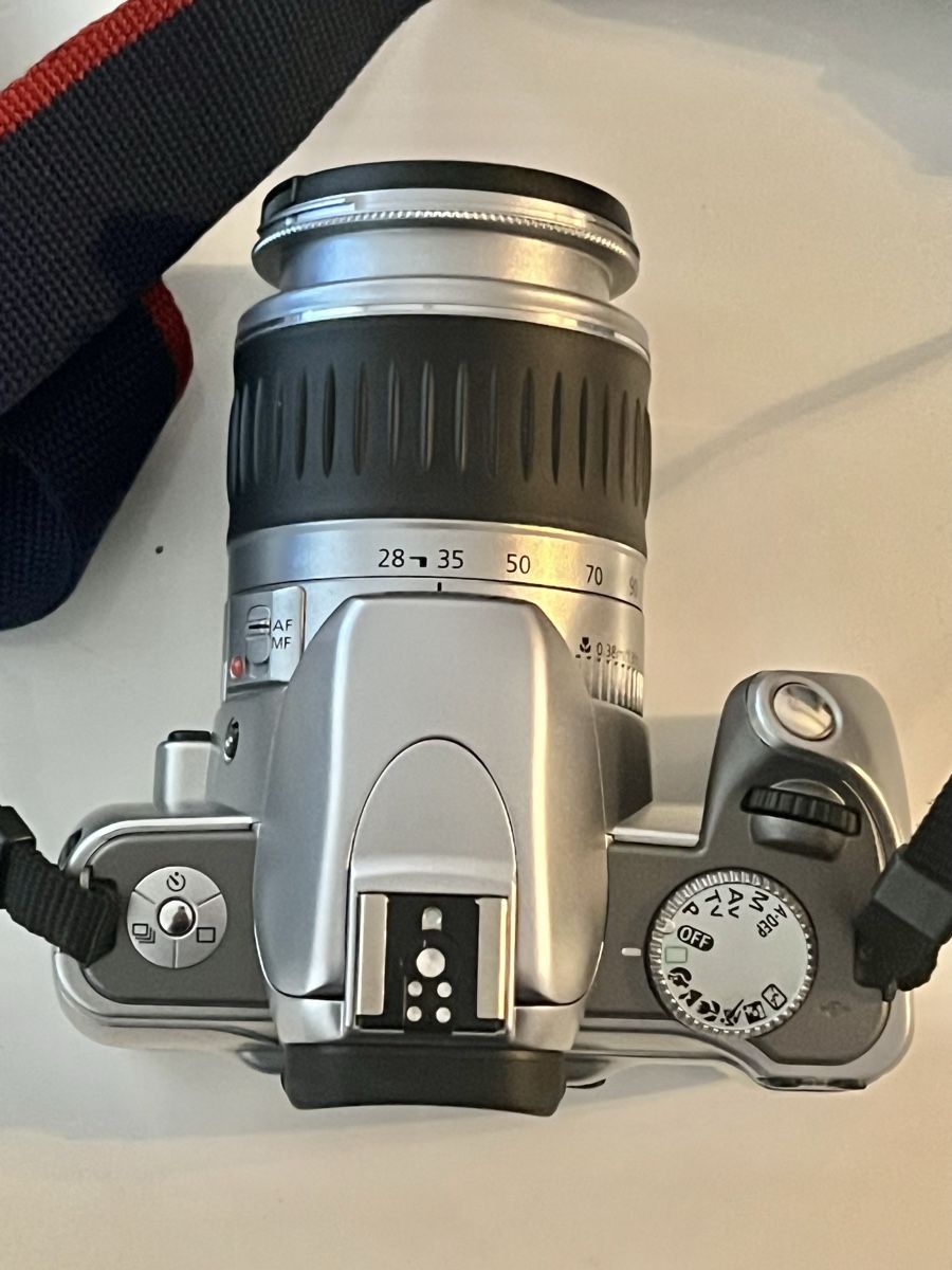 Canon Fotocamera: Canon EOS 300V argent objectif 28-90mm occasion – Usato da Chavornay venduto da MD_77 1