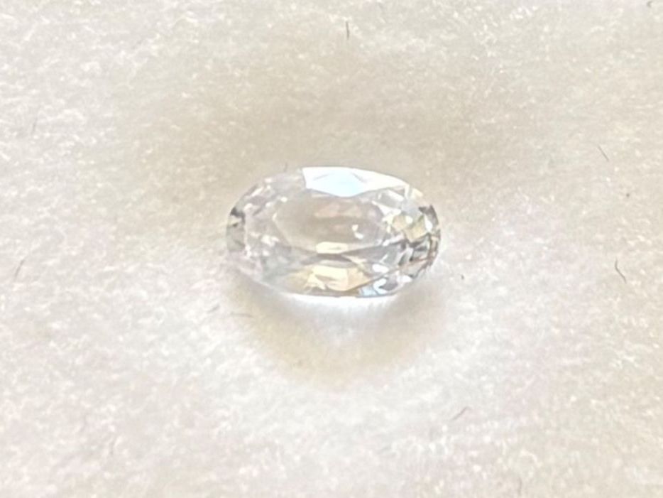 Pietre preziose: Saphir weiss 0.6 ct., 4.4 x 6.5 mm – Usato da Brugg AG venduto da lau_9rvy 1