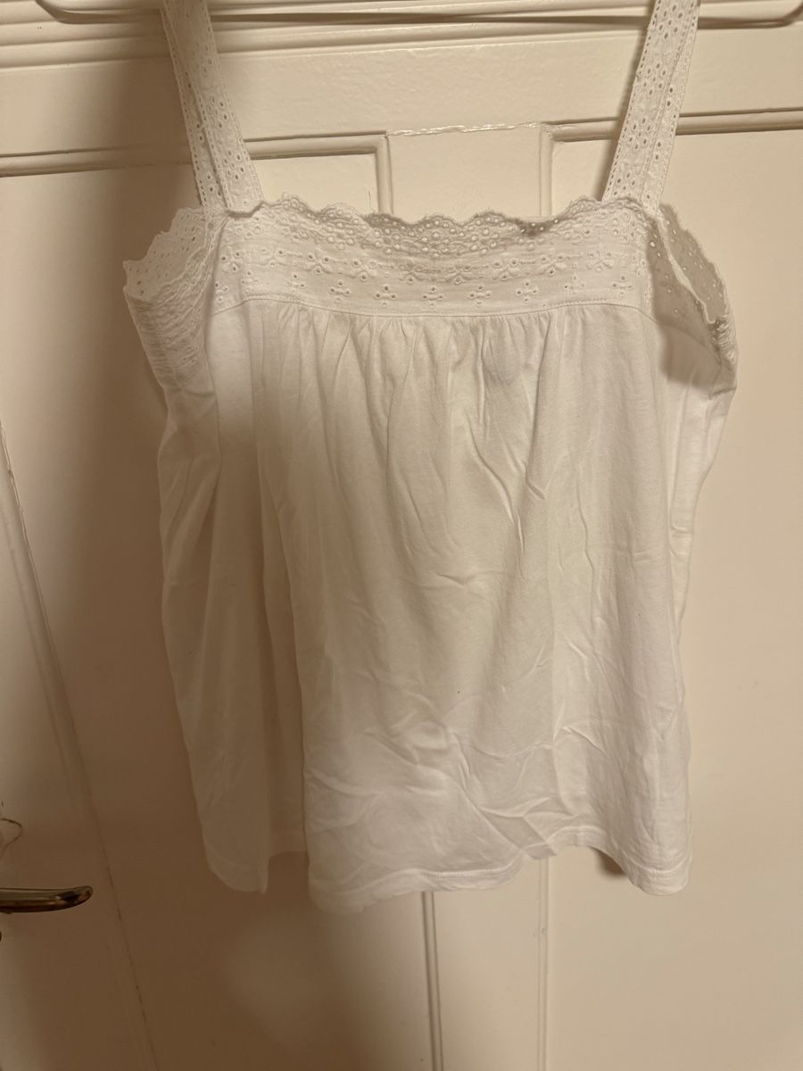 H&M Tops: Luftiges, weisses, ärmelloses Top – Gebraucht aus Winterthur von ter_nfy8