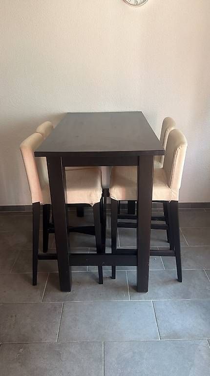 Ikea Set di tavolo e panche: Bartisch mit 4 Stühlen – Usato da Basel venduto da cbe_hf8l 1