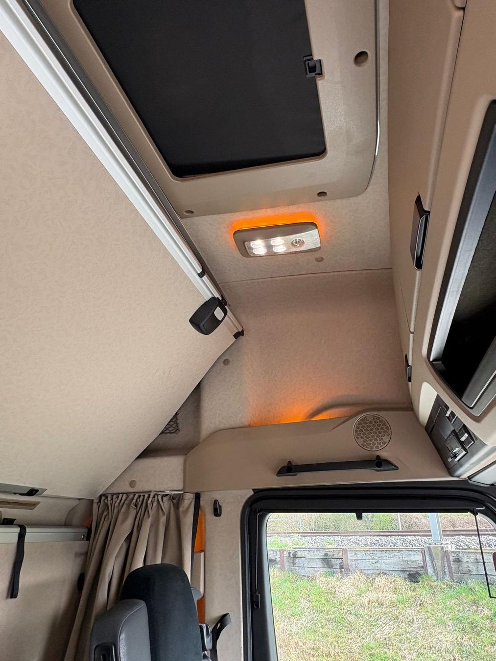 Mercedes-Benz Lastwagen: Mercedes Benz "Edition" Actros 1853 – Gebraucht aus Reinach BL von Swiss-itech.com 4