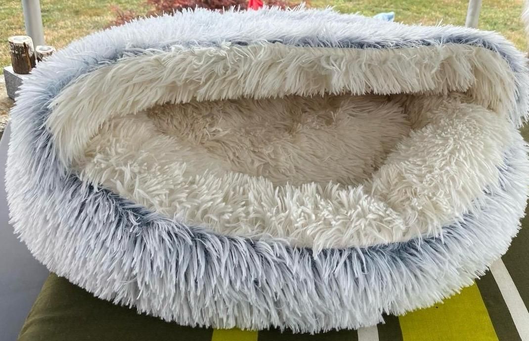 Liege- & Schlafplätze: Flauschiges Katzenbett – Neu (gemäss Beschreibung) aus Gränichen von sol_k5zp