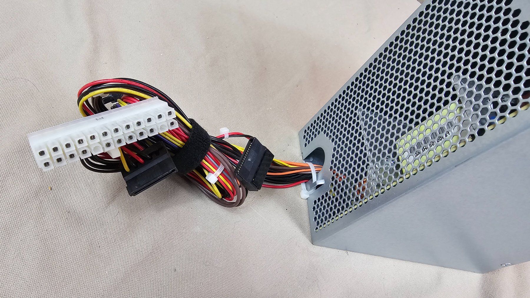 Hewlett Packard PCs: HP Netzteil Powersupply – Gebraucht aus Dorf von Miner-supply 1