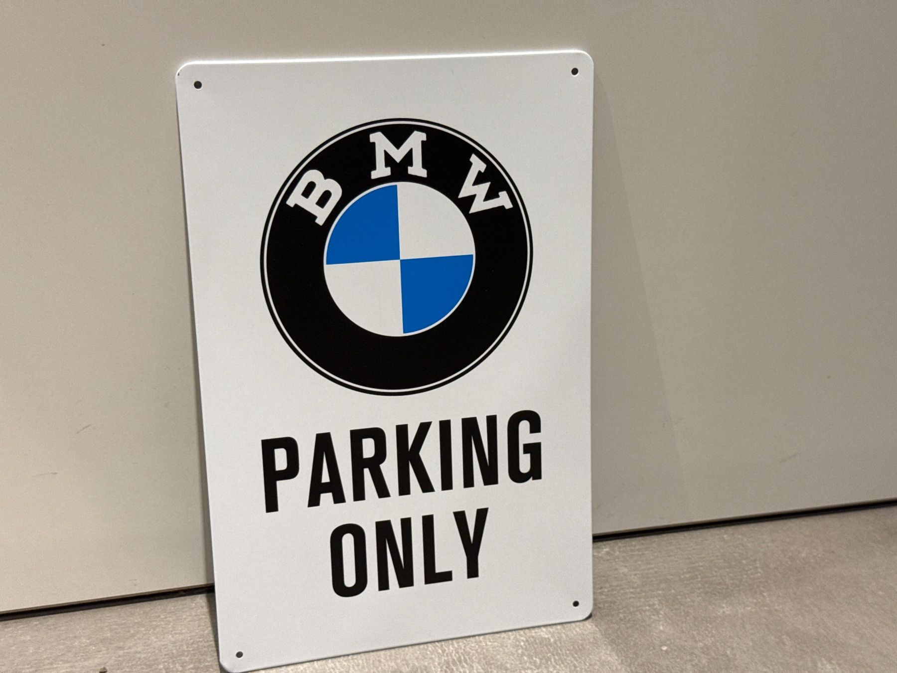 BMW Insegne: BMW PARKING ONLY SCHILD   / 1 Stück / BMW – Nuovo e nell'imballaggio originale da Seon venduto da Aaargauer01 3