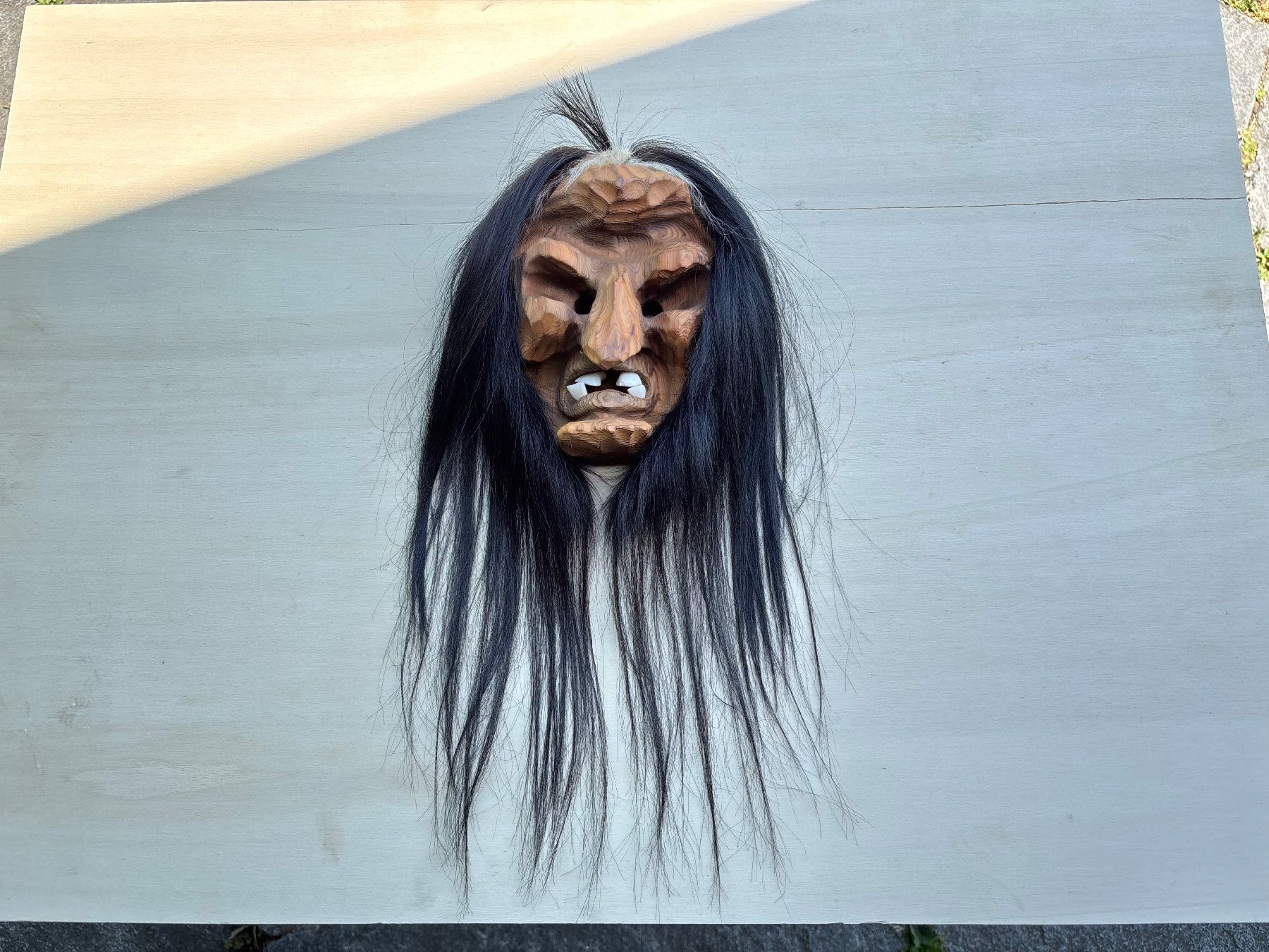 Altro in Antiquarato & Arte: schöne alte Walliser Holzmaske von Siegen Moritz Blatten – Usato da Feldbach venduto da Olive1 1