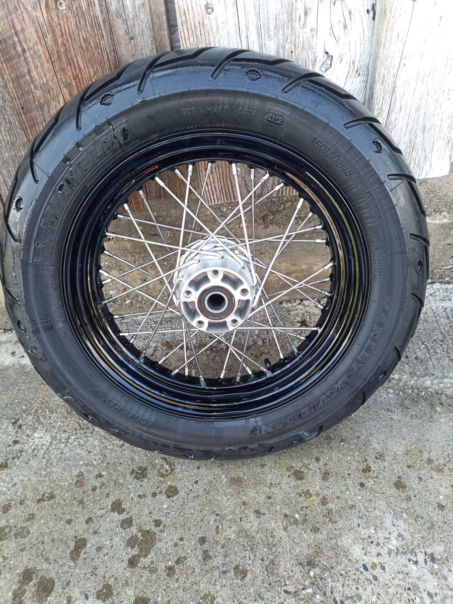 Harley-Davidson Cerchioni: Hinterrad Harley Davidson – Usato da Tuggen venduto da Angel1604