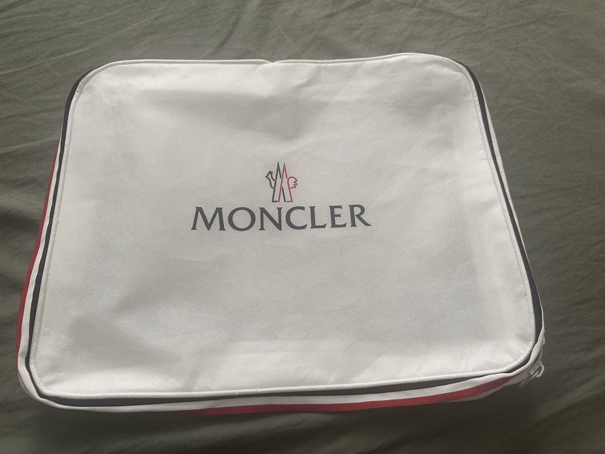 Moncler Borse: Moncler Aufbewahrungstasche – Usato da Frauenfeld venduto da 1PegPeg1