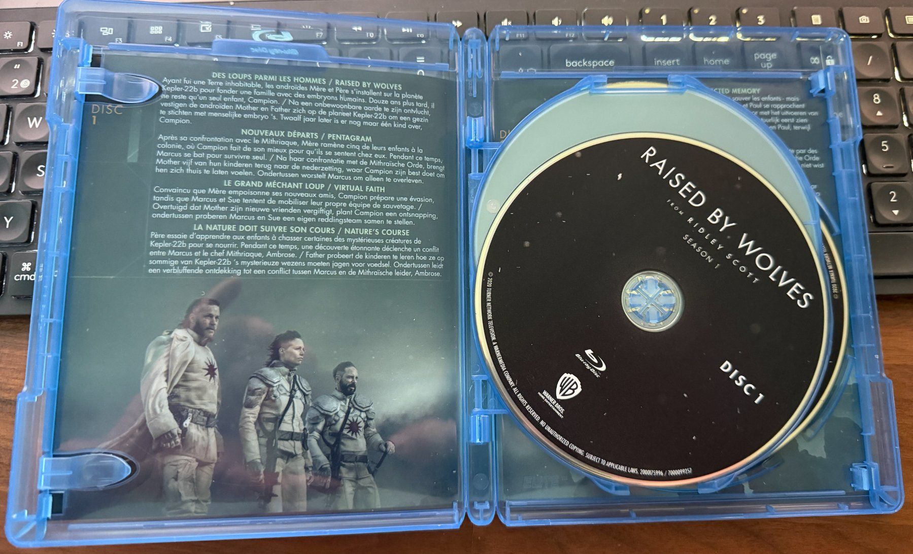 Tutti i DVDs: Raised by Wolves - Saison 1 (2020) - Blu-ray – Usato da Semsales venduto da __Florian__ 3