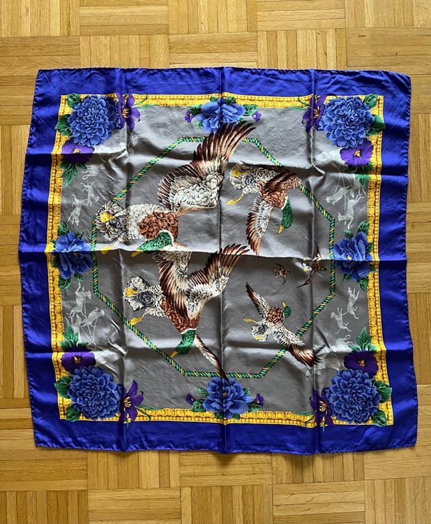 Big silk foulard Salvatore Ferragamo 1