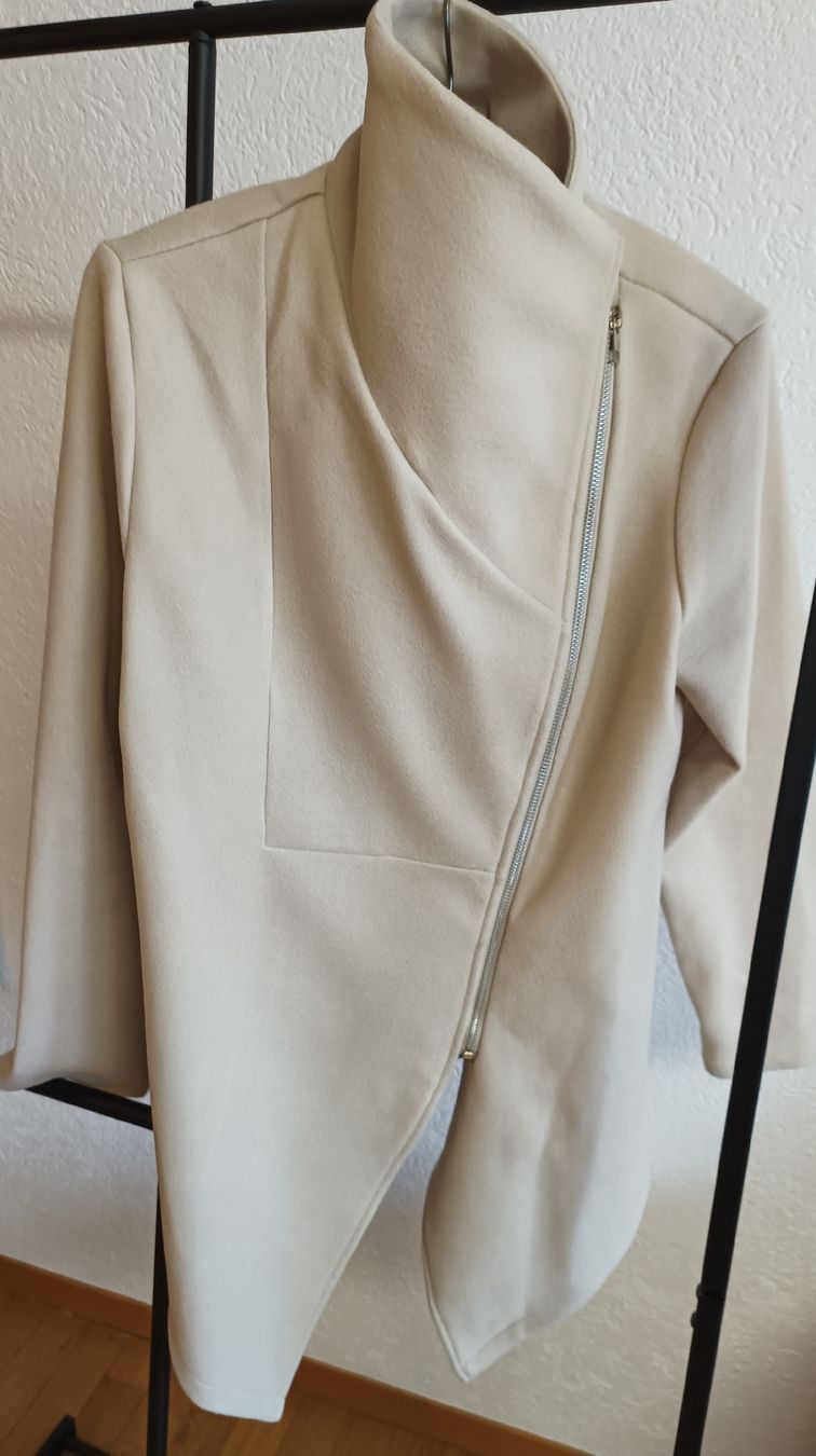 Giacche: Blazer beige asymétrique, taille 38. – Nuovo (secondo la descrizione) da Chermignon-Bas venduto da deb_vme 3